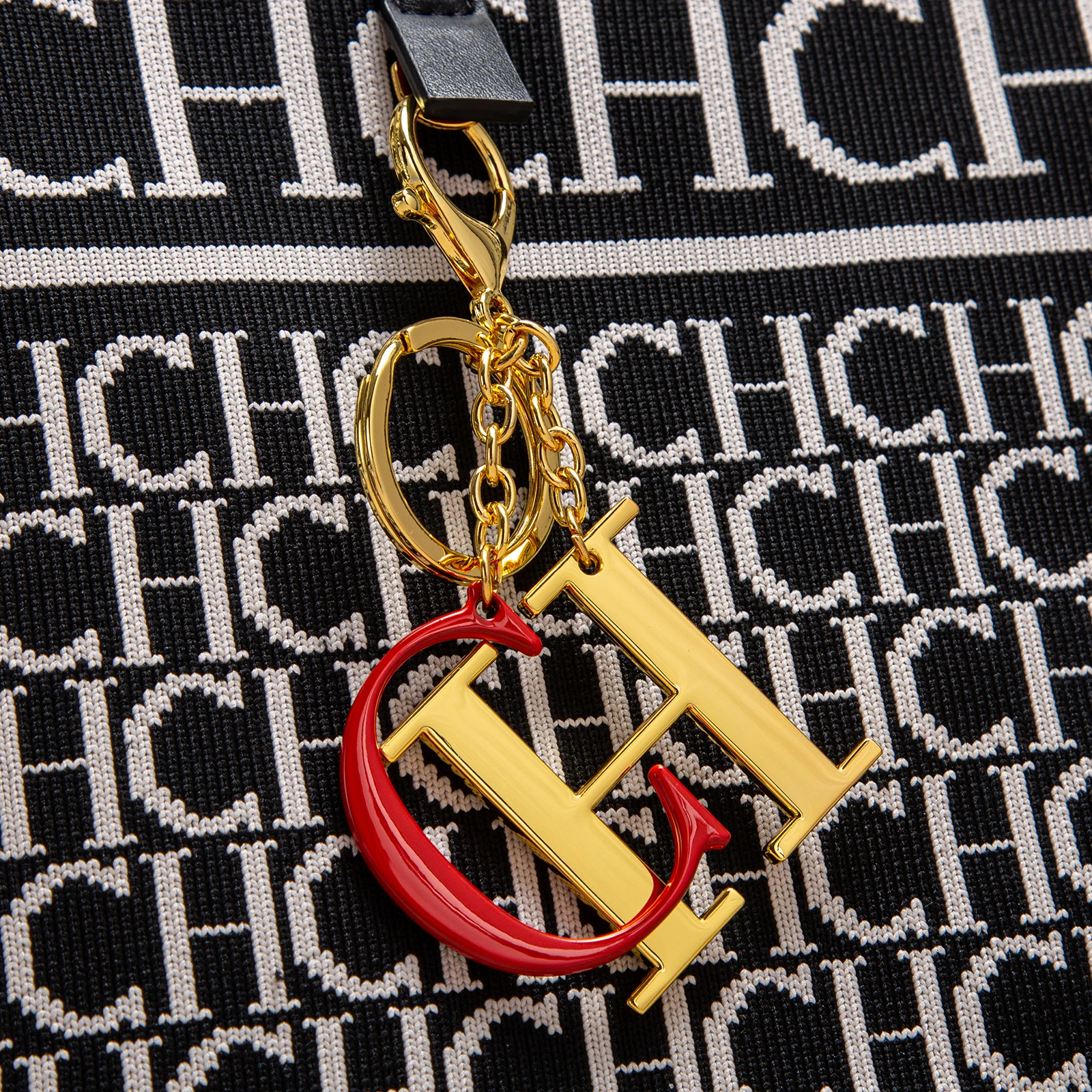 Exquisite Workmanship Simple Design Zinc Alloy Material Neutral Bag Accessories Keychain Fashionable Versatile