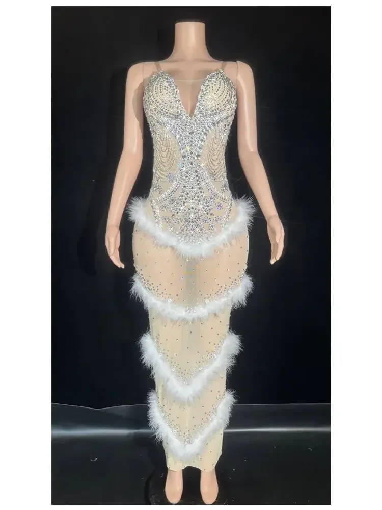 

Вечеринка для шоу девушки, роскошный костюм для шоу девушки, роскошный наряд для вечеринки, новый модный женский наряд 2025 года, сексуальная спинка, блестящие стразы, перо