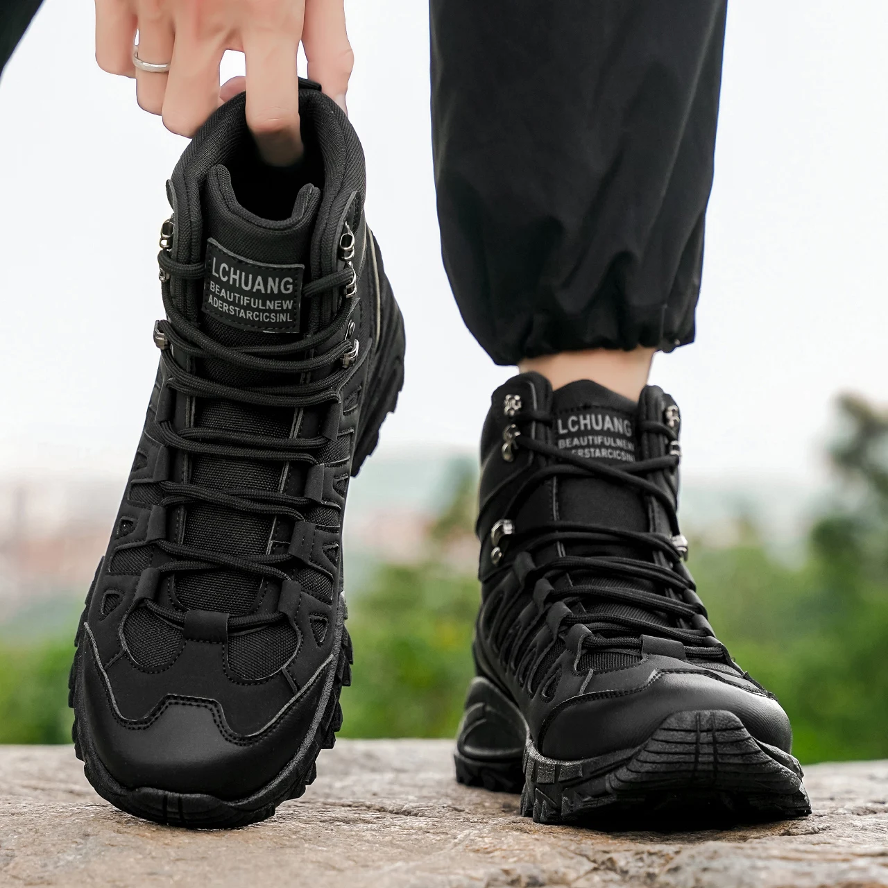 Klassische Herrenstiefel mit hohem Schaft, strapazierfähige Sohle, weiches Obermaterial, klassisch und modisch, geeignet zum Wandern und für Outdoor-Aktivitäten. – Detail 5