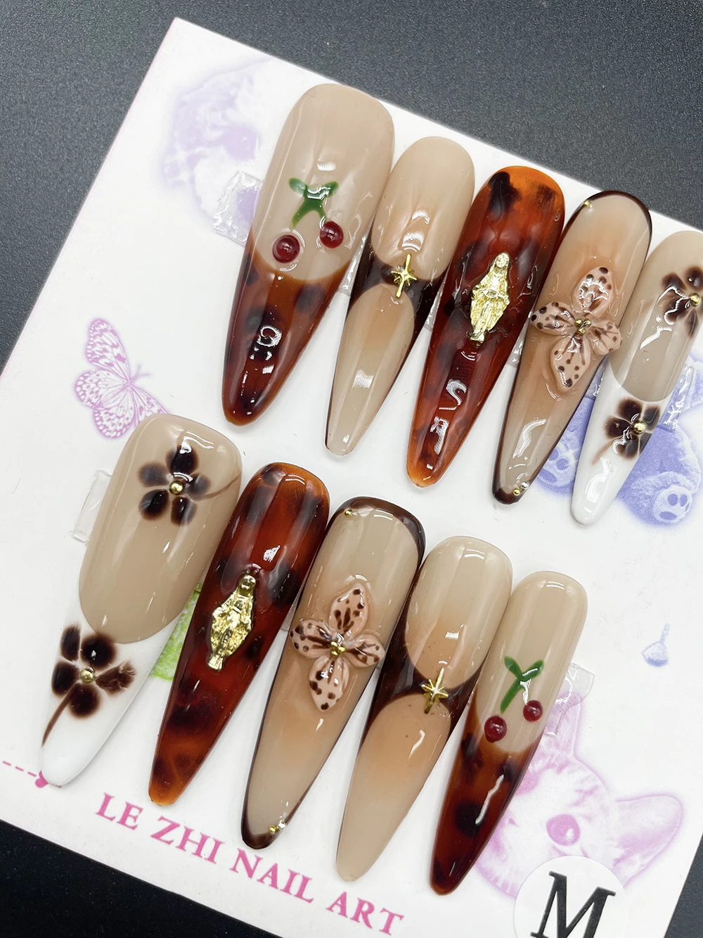 4.0 سنتيمتر مربع طويل خنجر الخريف الشتاء العنبر اللون اضغط على الأظافر ثلاثية الأبعاد مرسومة باليد الزهور الفرنسية البني الذهب اليدوية الأظافر وهمية #3