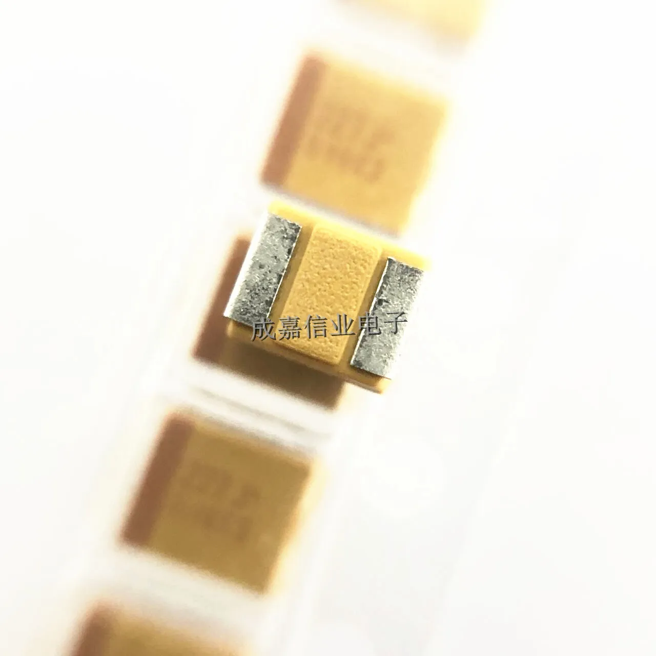 10pcs/Lot TLJB227M006R0500 Tantalum Capacitors - Solid SMD 6.3V 220uF 20% 3528 Operating Temperature:- 55 C-+ 125 C