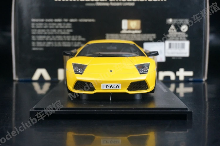 Autoart 1:18 LP640-4 SV Yellow Simulation Limited Edition All Open Alloy Metal Static Car Model Toy Gift