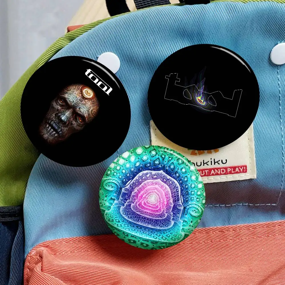Band T-ToolS Creative Pins Funny Faces Round Snap-in Brooch Badge Backpack Hat Accessories Jewelry Gifts