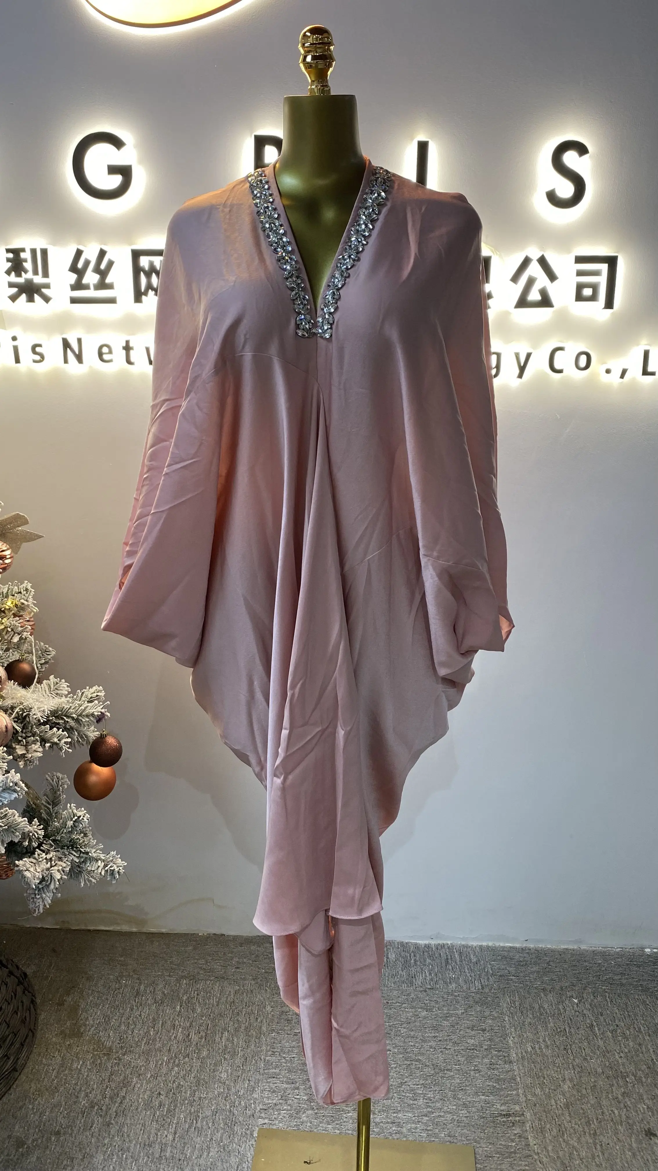 Latest design women's three-season sleeve V-neck button-down printed top and loose-fitting trousers two-piece set-GZXX105