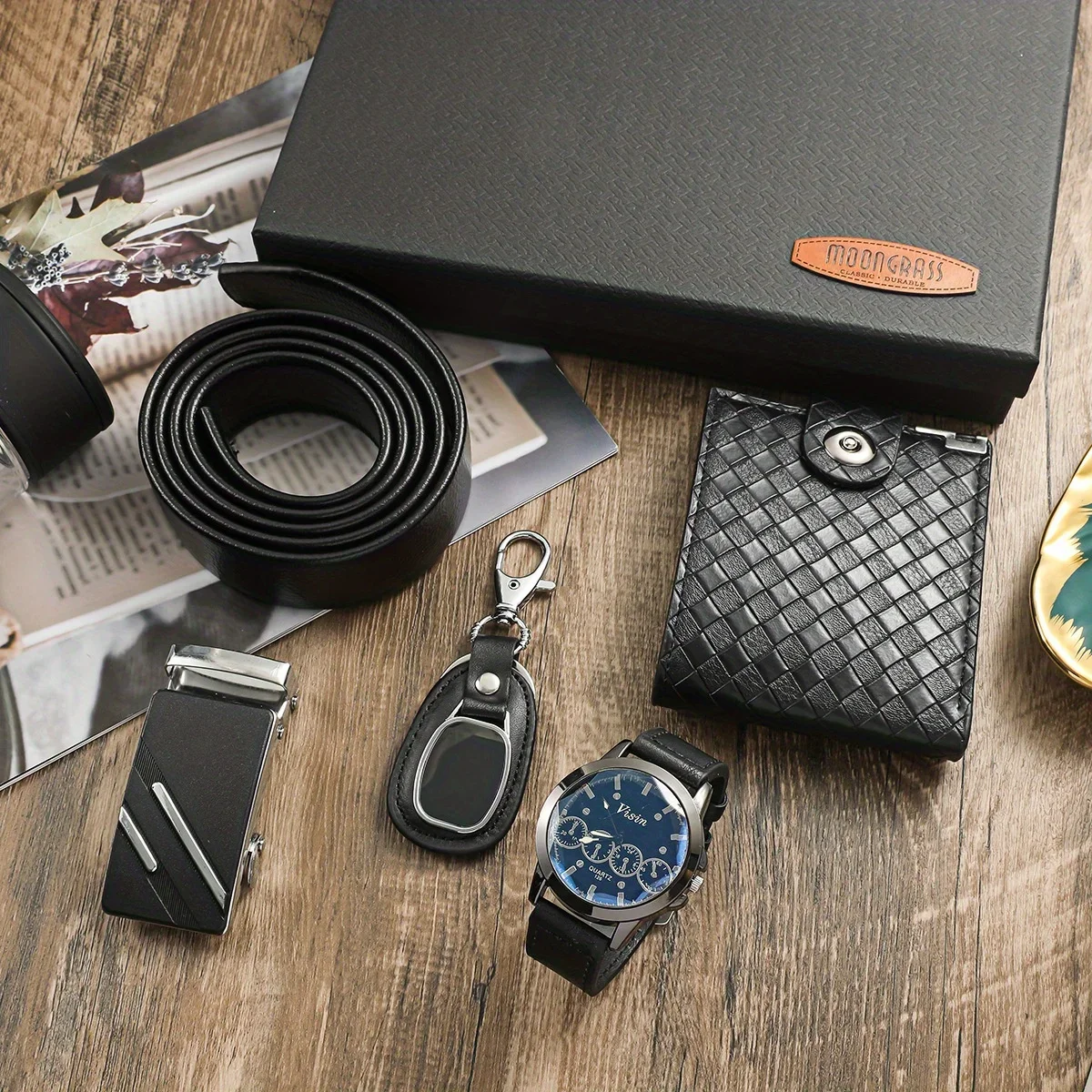 5 قطع - طقم ساعات وحزام عصرية فاخرة للرجال مع سلسلة مفاتيح ونظارات عصرية ومحفظة - صندوق هدايا مثالي لعيد الأب