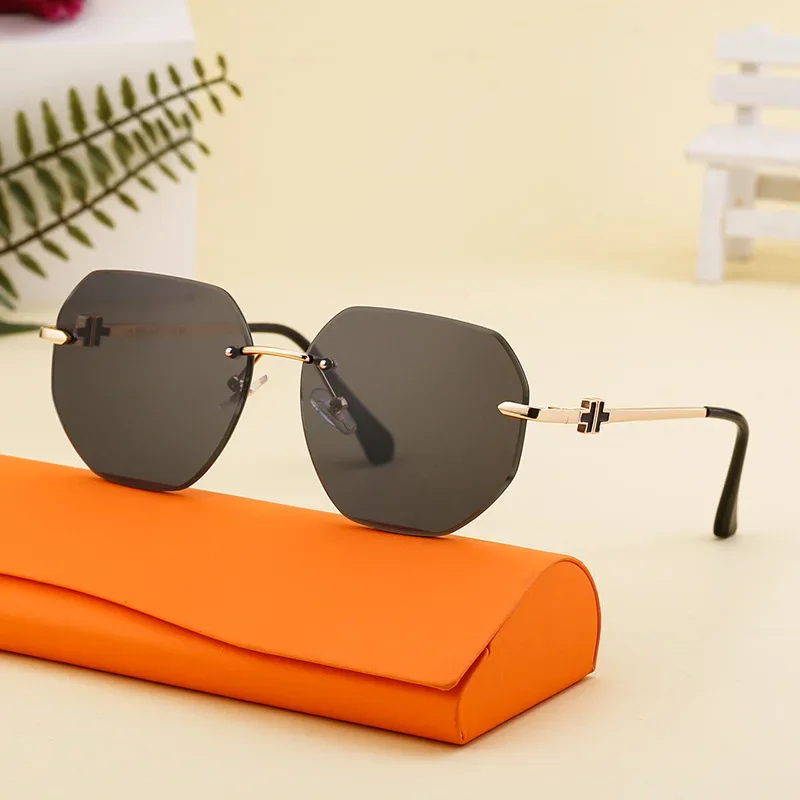 2024 New Fashion Rimless Sunglasses Women Square Outdoor Sun Glasses Ladies Vintage Fancy Eyewear Eyeglasses Gafas De Sol UV400