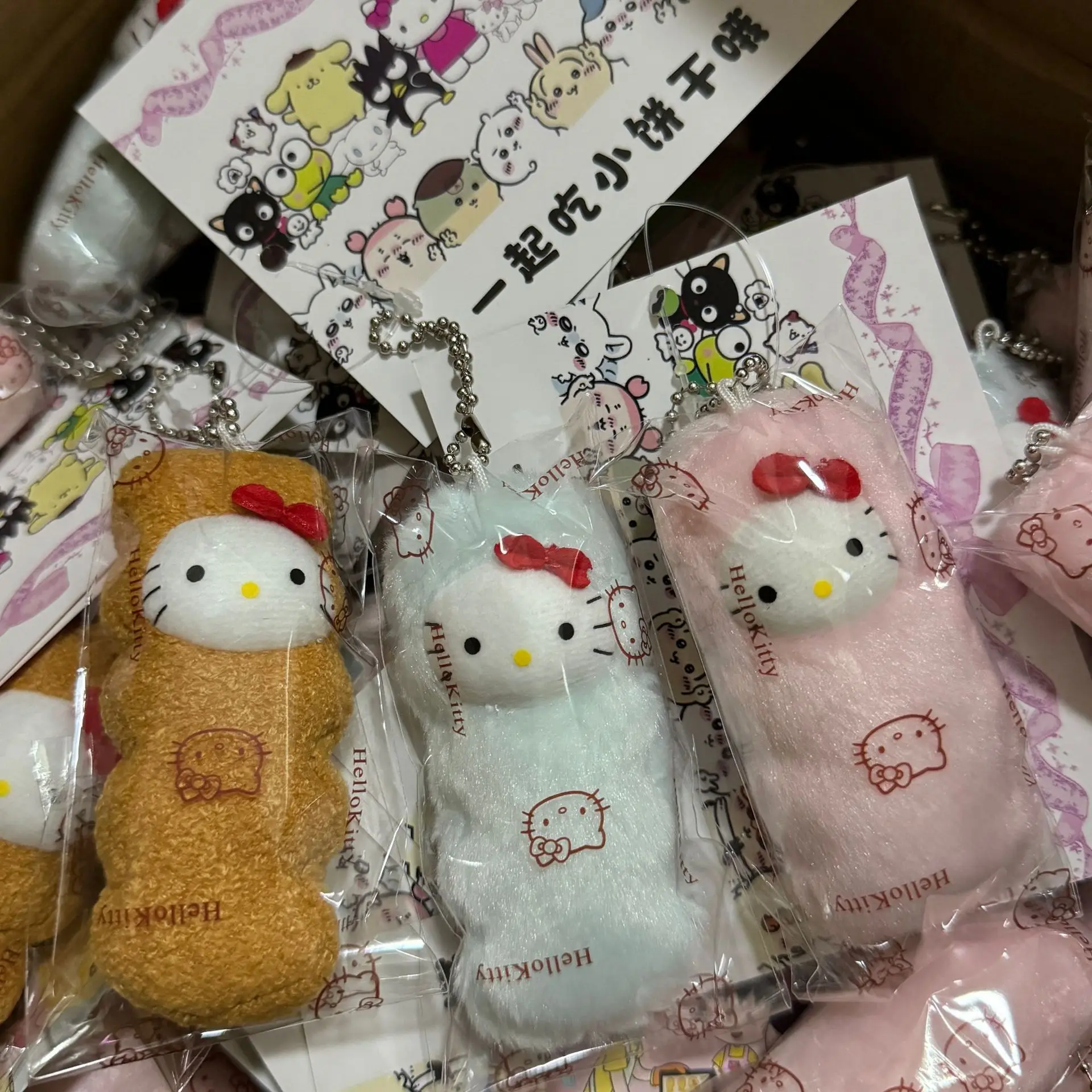 

Милый плюшевый брелок-подвеска в форме печенья с красным бантом для креативного декора рюкзаков, подарков, в стиле кавай, в форме печенья Hello Kitty