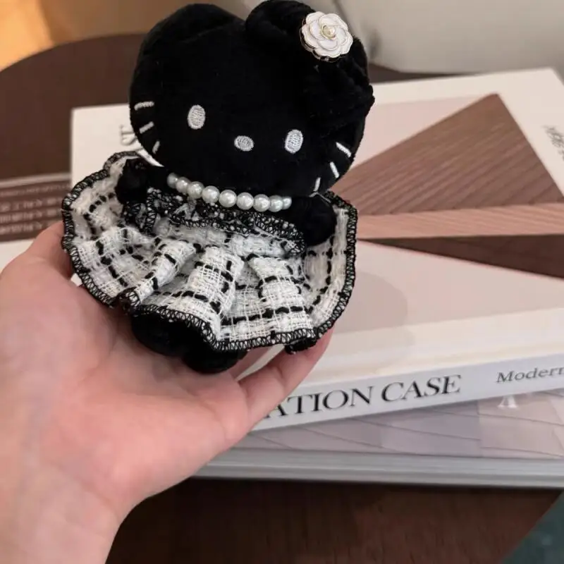サンリオ ハローキティ ブラック ハート型ドレス ぬいぐるみ かわいいバックパック キーホルダー ぬいぐるみ チェーン 女の子への誕生日プレゼント
