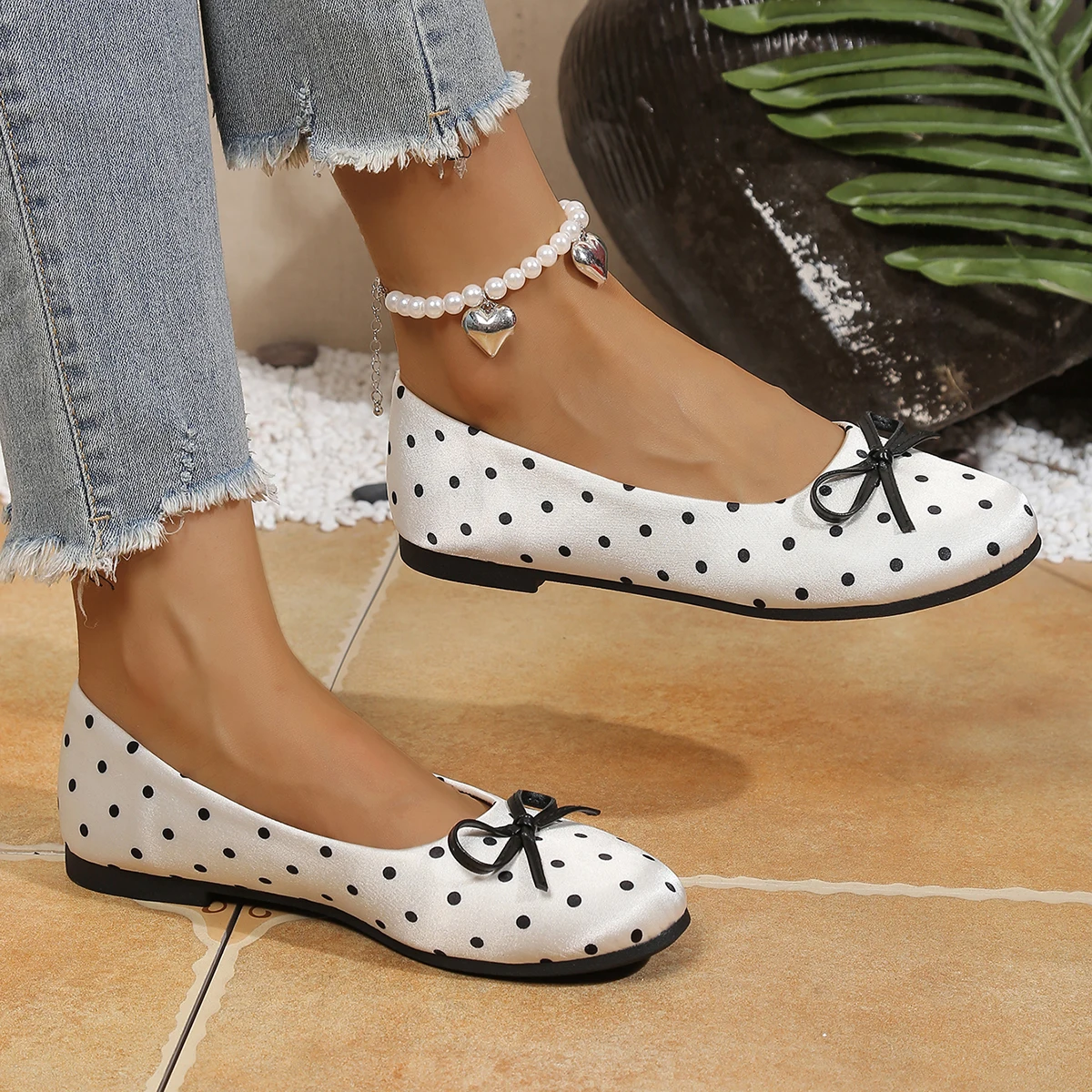 Damen-Ballerinas mit Polka-Dot-Muster und Schleife, runde Zehenpartie, Slip-On, lässige flache Schuhe – Detail 2