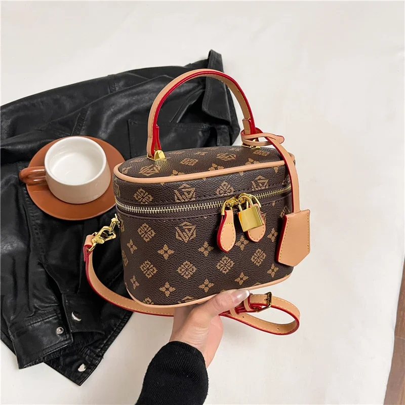 

Luxury Designer Women's Shoulder Bag In Leather, Elegant Crossbody Messenger Bag, Popular Classic Handbags For Ladies