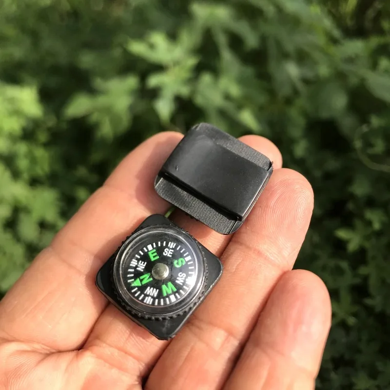 

Leather case compass can be worn with a width less than 21mm, strap strap backpack with outdoor directional off-road compass