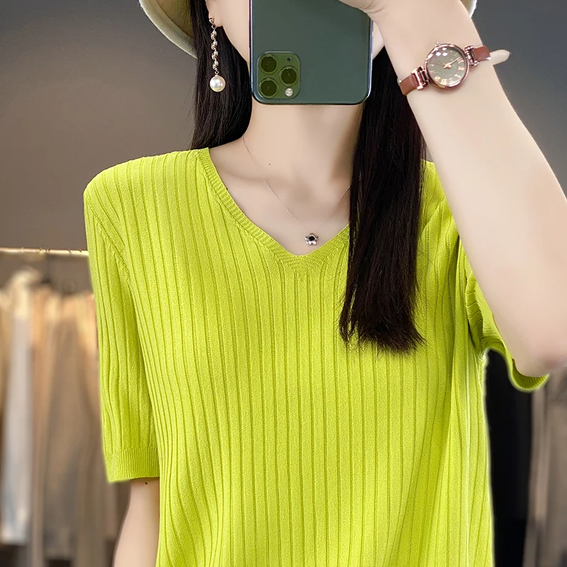 

2024 New Short sleeved Pullover for Women's Fashion Versatile Age Reducing Slim Fit V-neck Knitted Top Summer
