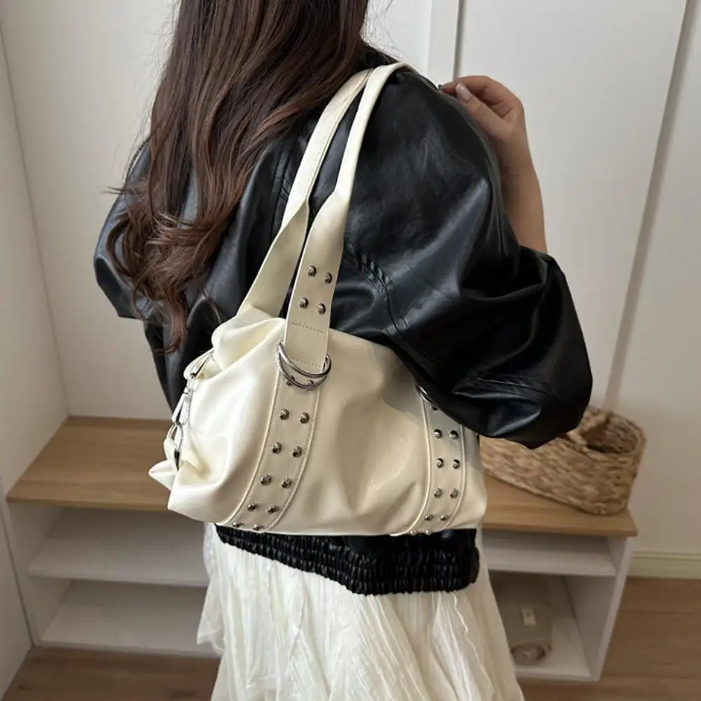 Y2K Punk Handtasche mit Nieten für Damen, aus Kunstleder, große Kapazität, Schultertasche, Vintage-Mode, Boston-Tasche, Umhängetasche für den täglichen Gebrauch. – Detail 20