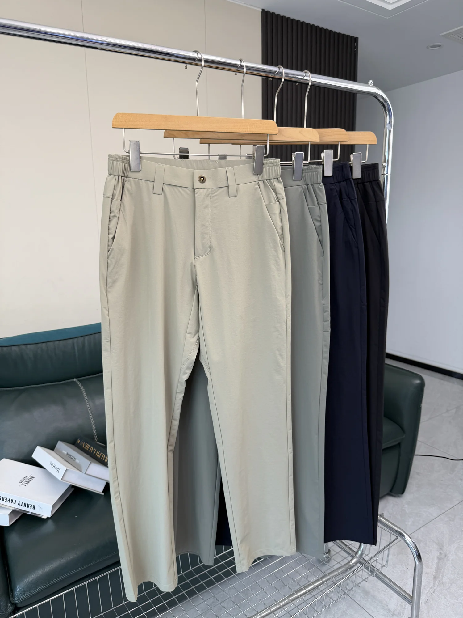 Business Casual Men's Ice Silk Pants Quick Dry Anti-Wrinkle No Ironing Required Breathable Comfortable Commute Fashionable