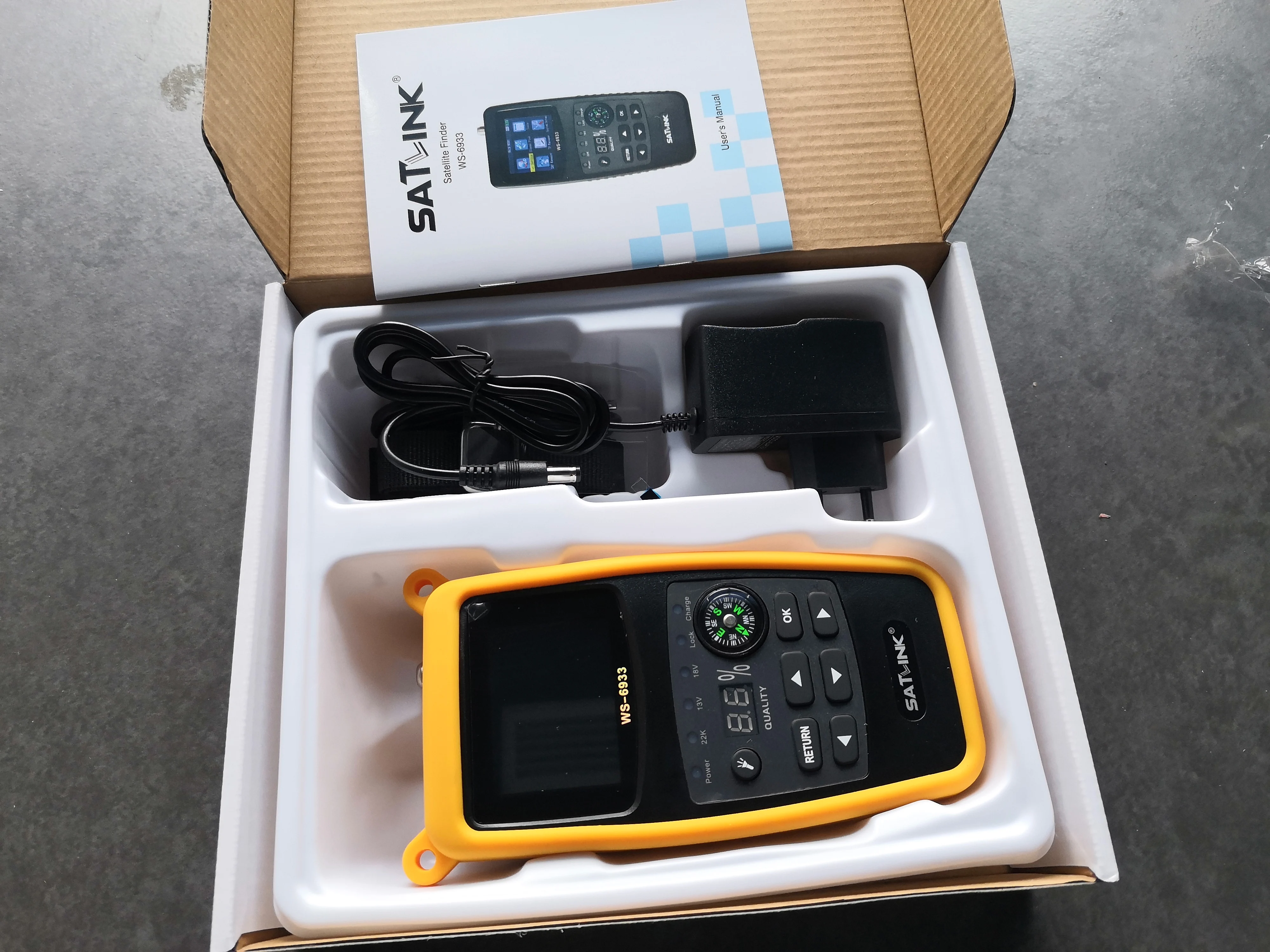 Miernik sygnału DVB-S2 FTA pasma C&KU z 2,1-calowym wyświetlaczem LCD WS6933 Satlink WS-6933 — zdjęcie produktu 3