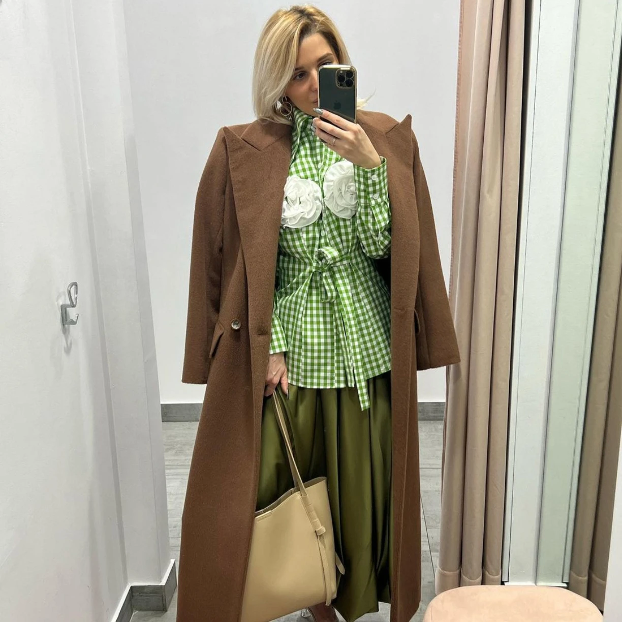 Autumn Green Plaid Floral Appliques Blouse Women Elegant Turn-down Collar Long Sleeve Shirts 2023 Female Casual Tops Coat