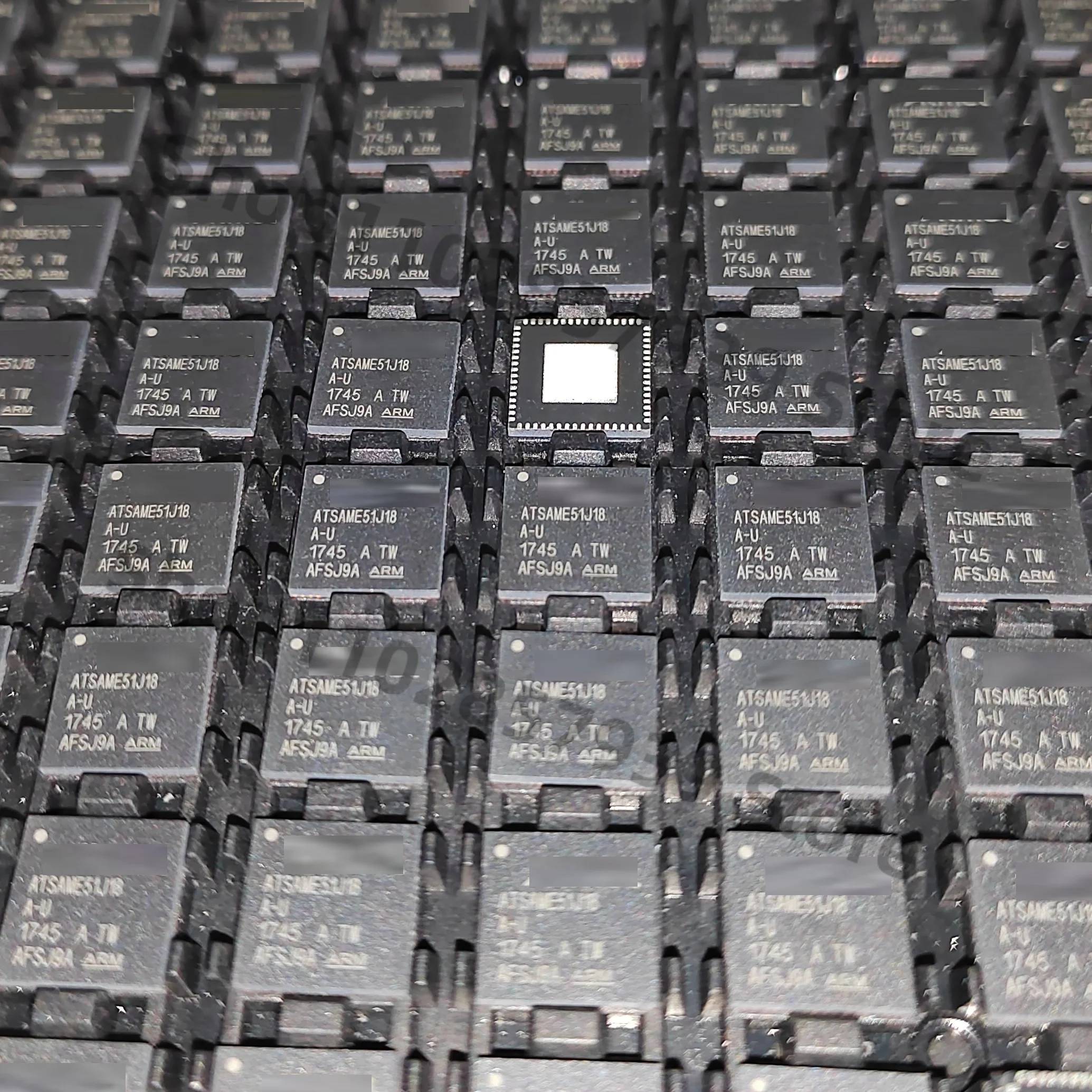 

ATSAME51J18A-AU ATSAME51J18A-U QFN оригинальный 1 шт./лот 32-битный микроконтроллер, бесплатная доставка