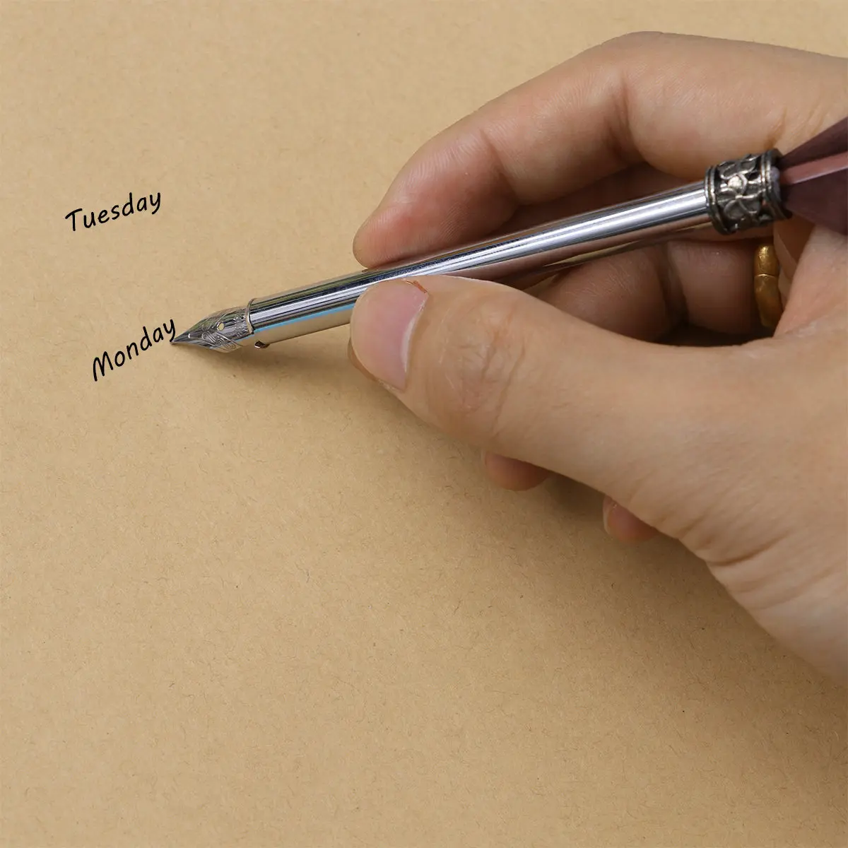 

100 Sheets 21x29cm A4 Kraft Stationery Paper Retro Letter Writing Paper Smooth Surface for Calligraphy DIY Art Projects