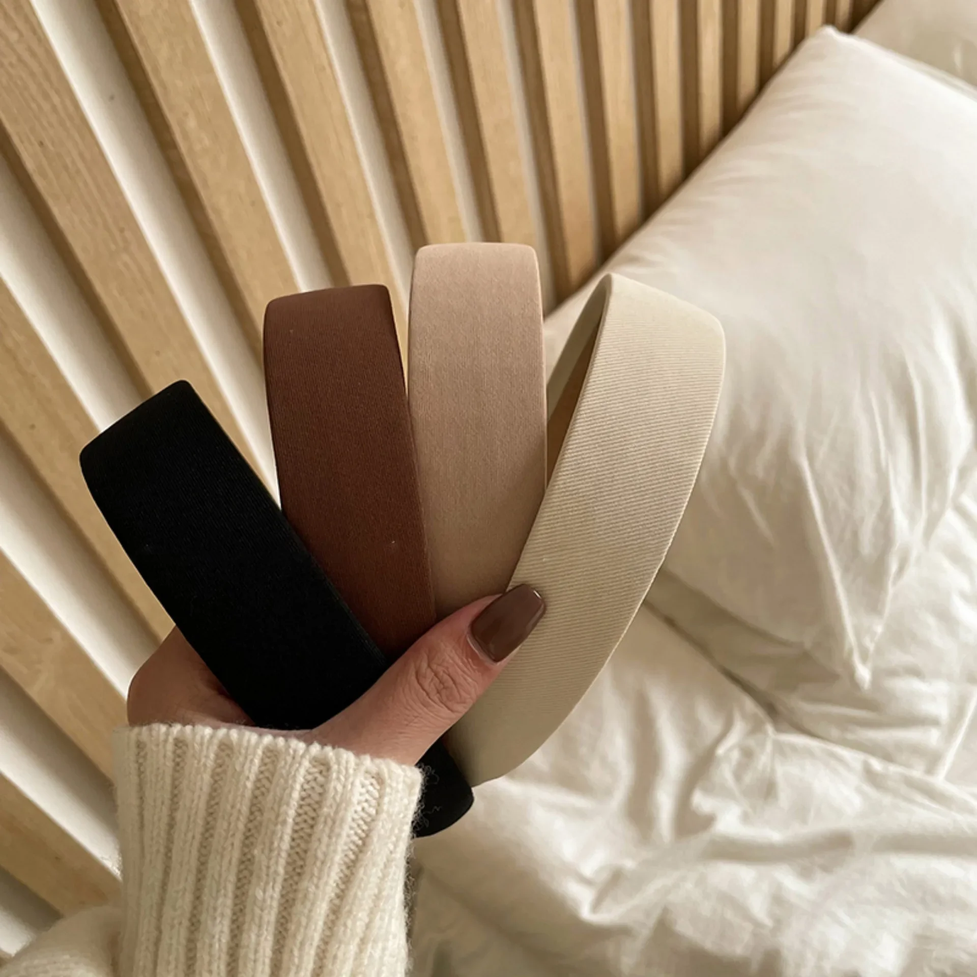 1pc Elegant Hair Pressing Wash Hair Binding Band for Women, New Summer Design, Wide-rimmed Black Hair Clip Headband Headpiece.