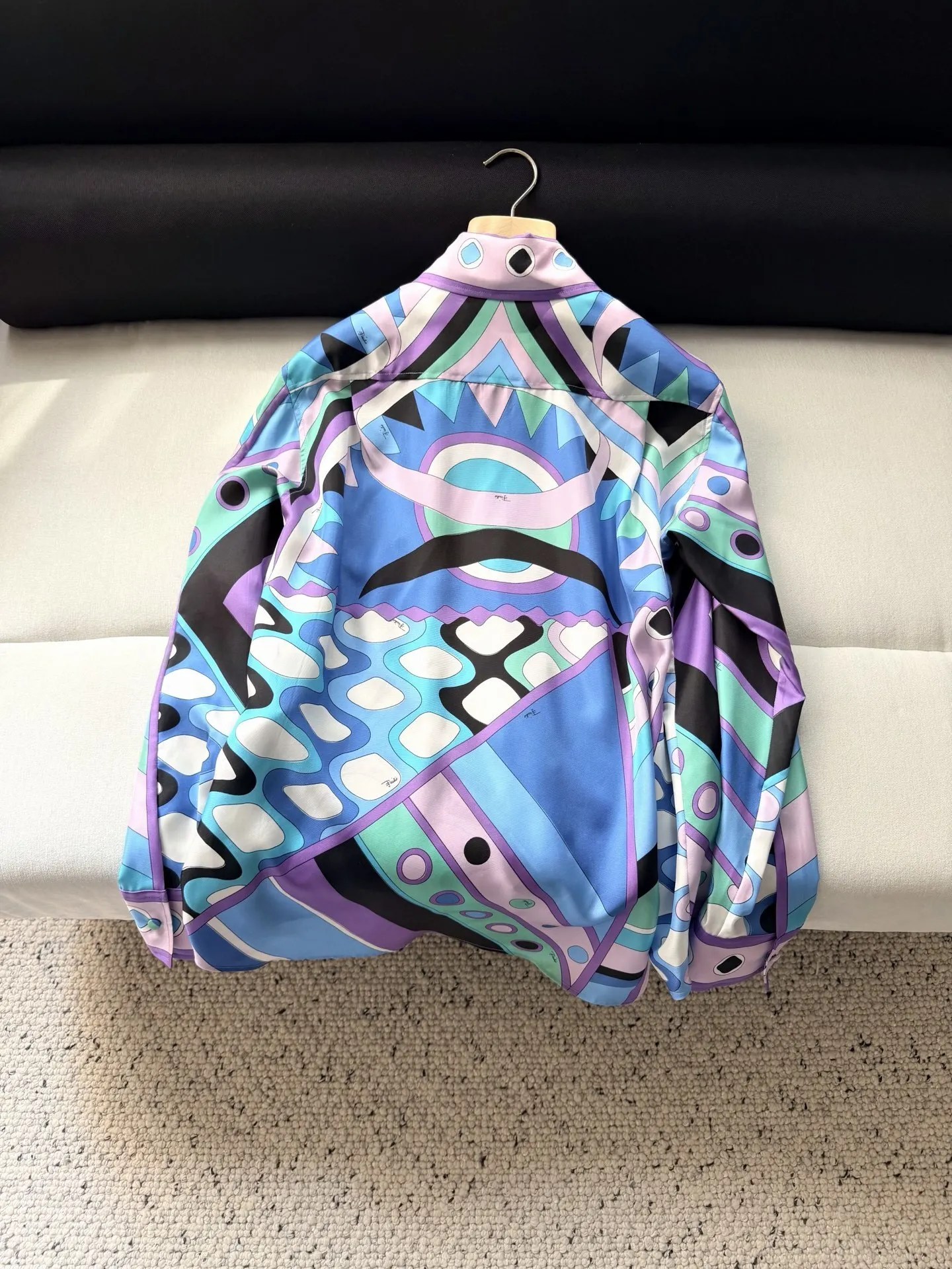 New fashionable French retro niche pop art geometric print shirt lazy style vacation fashion long sleeved top for women
