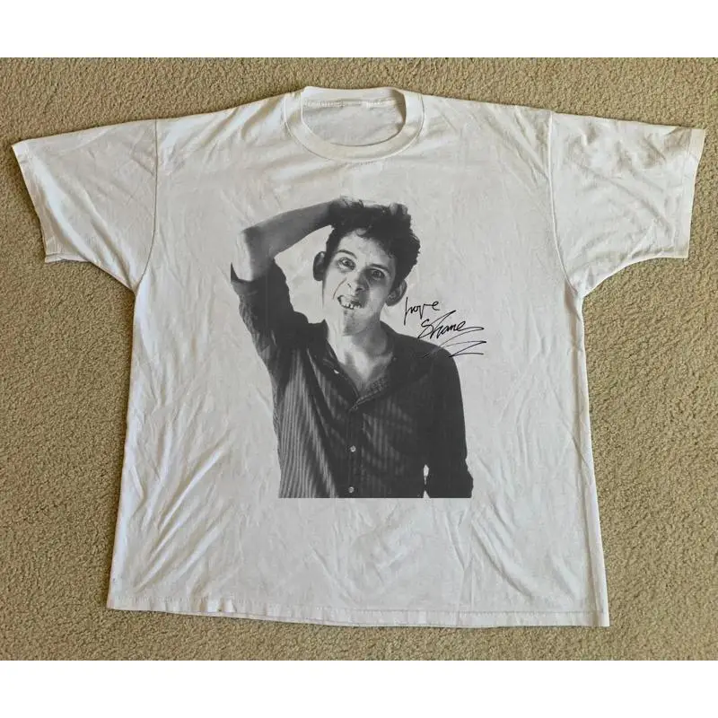 تي شيرت Signature Shane Macgowan 1957 2023 أبيض كلاسيكي مقاس S 5Xl 1P0047 #1