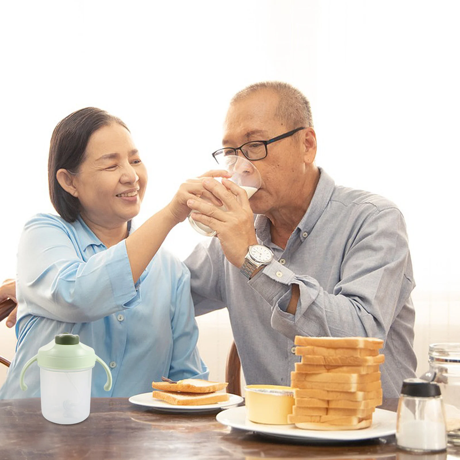 

Anti-Choking Sippy Cup For Elderly Spill Proof Durable Plastic Bedridden Patient Care Bottle With Graduated Scale Hospital