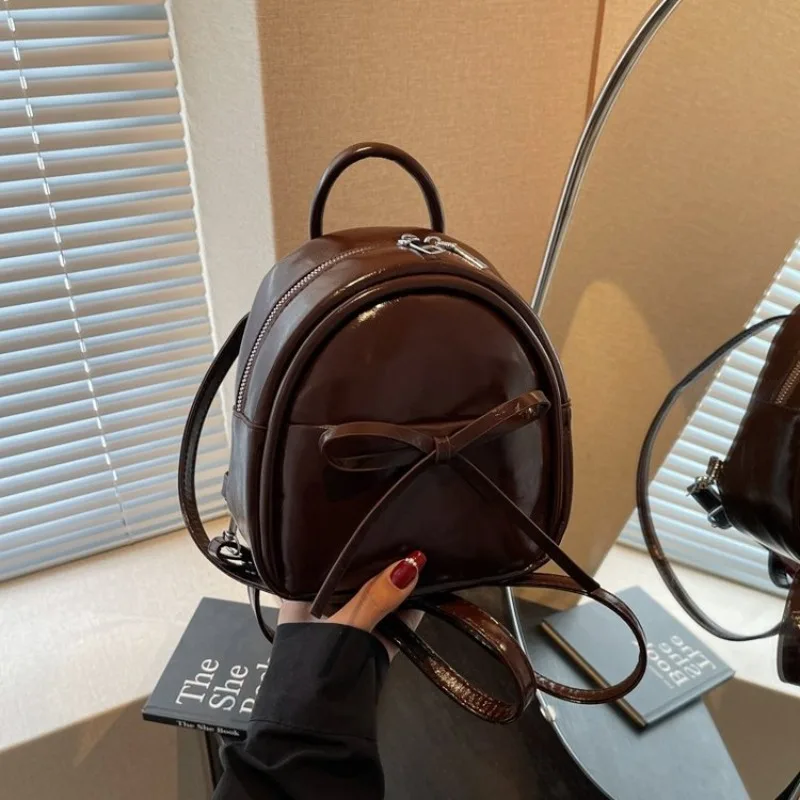 

Fashionable Trendy Luxury Diaper Bag A Large Capacity Simple Vintage Leather Tote For The Chic Stylish Woman