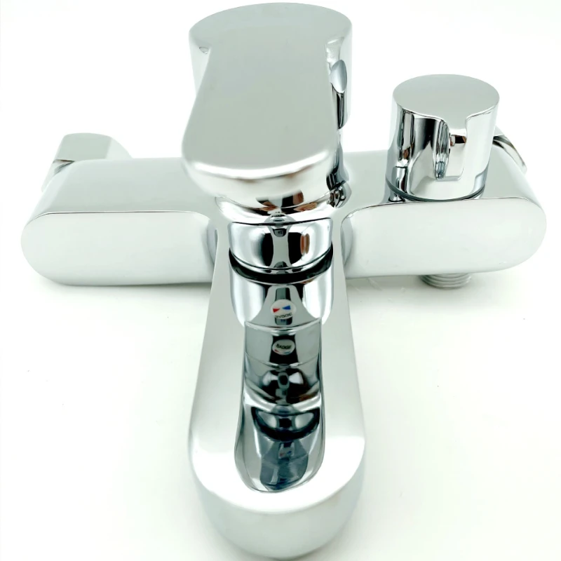 

Home improvement hardware building materials hot and cold bathtub triple faucet bathroom