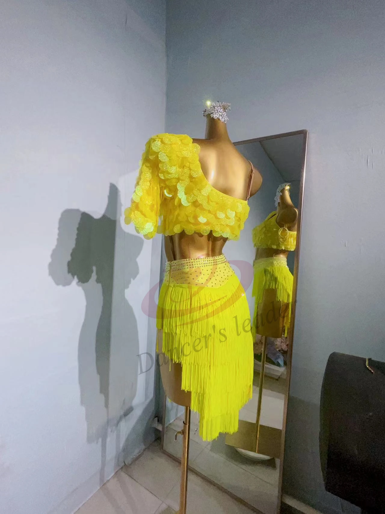 مسابقة الرقص اللاتينية الراقية فستان مخصص الترتر شرابة نمط رومبا تشاتشا تانجو أداء فستان أسود لحمام السباحة