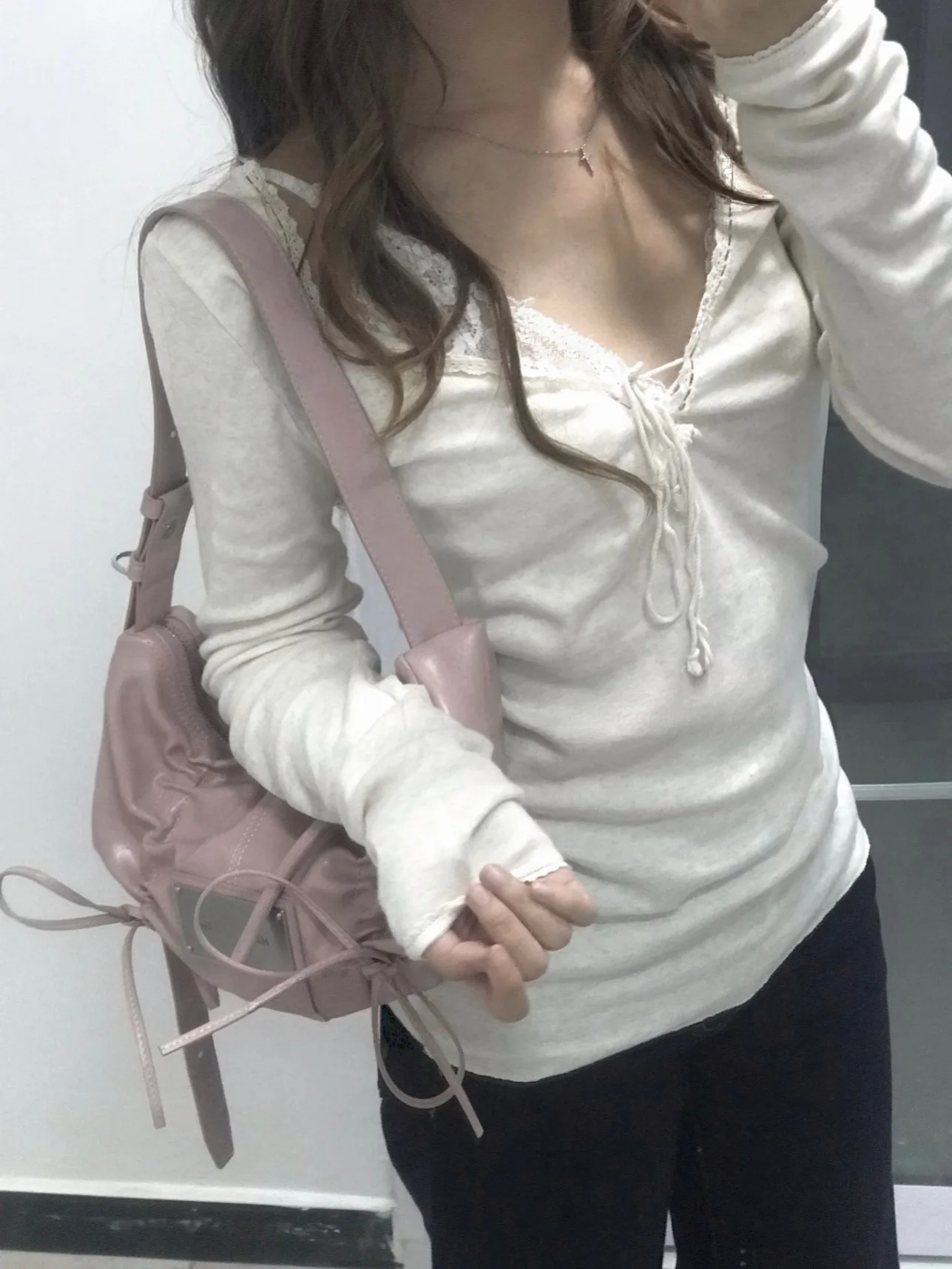 Slimming Effect Korean Style Lace Trim V-Neck Long Sleeve T-Shirt Women's Base Shirt Belt Design Autumn New Style Top