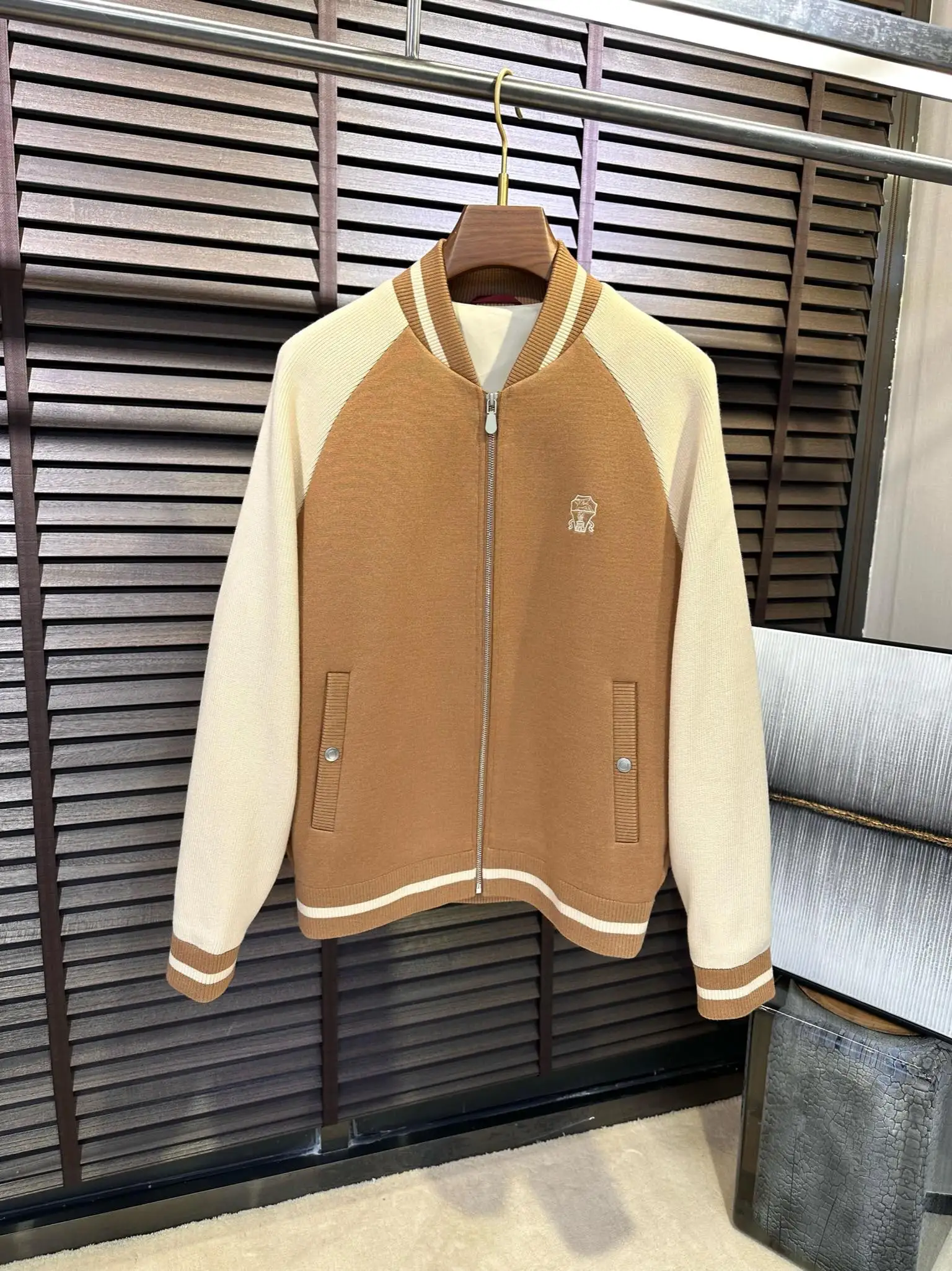 BILLIONAIRE SIJITONGDANew style jacket/hooded suit Striped fabric Chest logo embroidery Three-dimensional tailoring