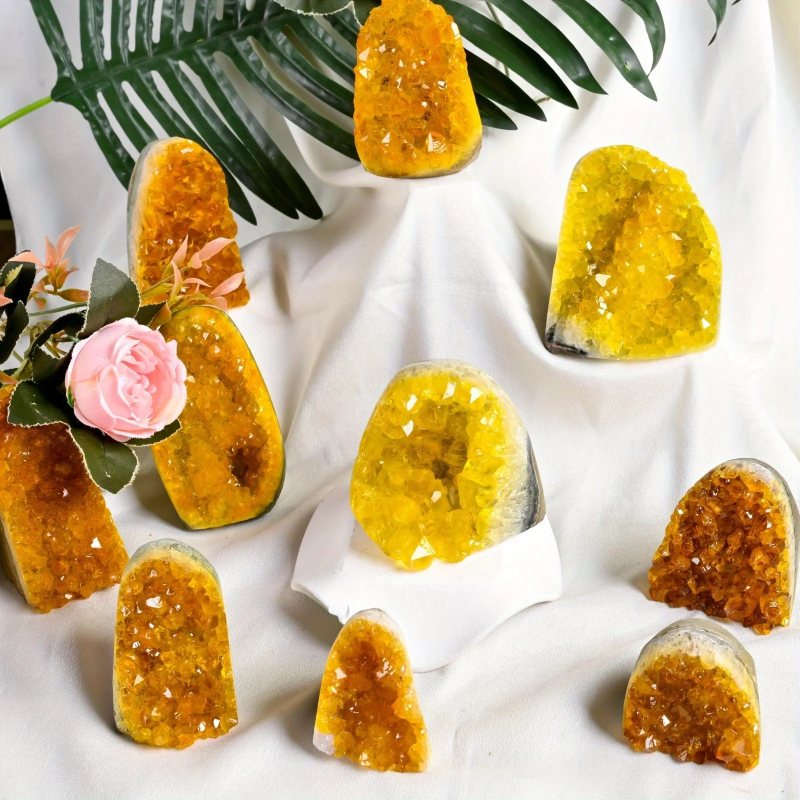 1 Stück unregelmäßiger gelber Geode-Quarzkristall, Heimdekoration, Schreibtischzubehör, das perfekte Geschenk für Kristallbegeisterte während des Feierns