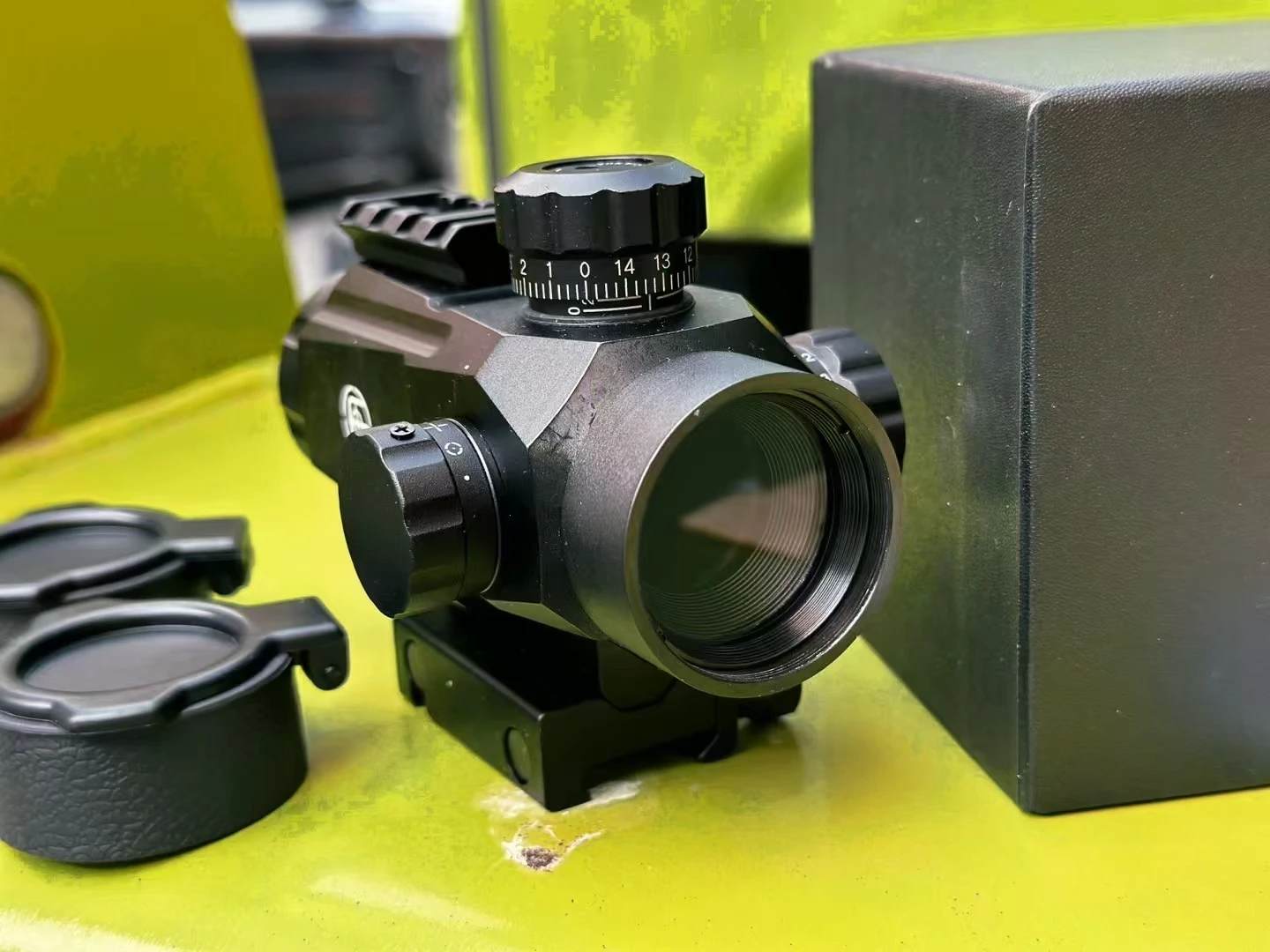Telescopio para exteriores de alta calidad 1X35 para caza con rifle, con punto rojo y verde incorporado, alta transmisión de luz.