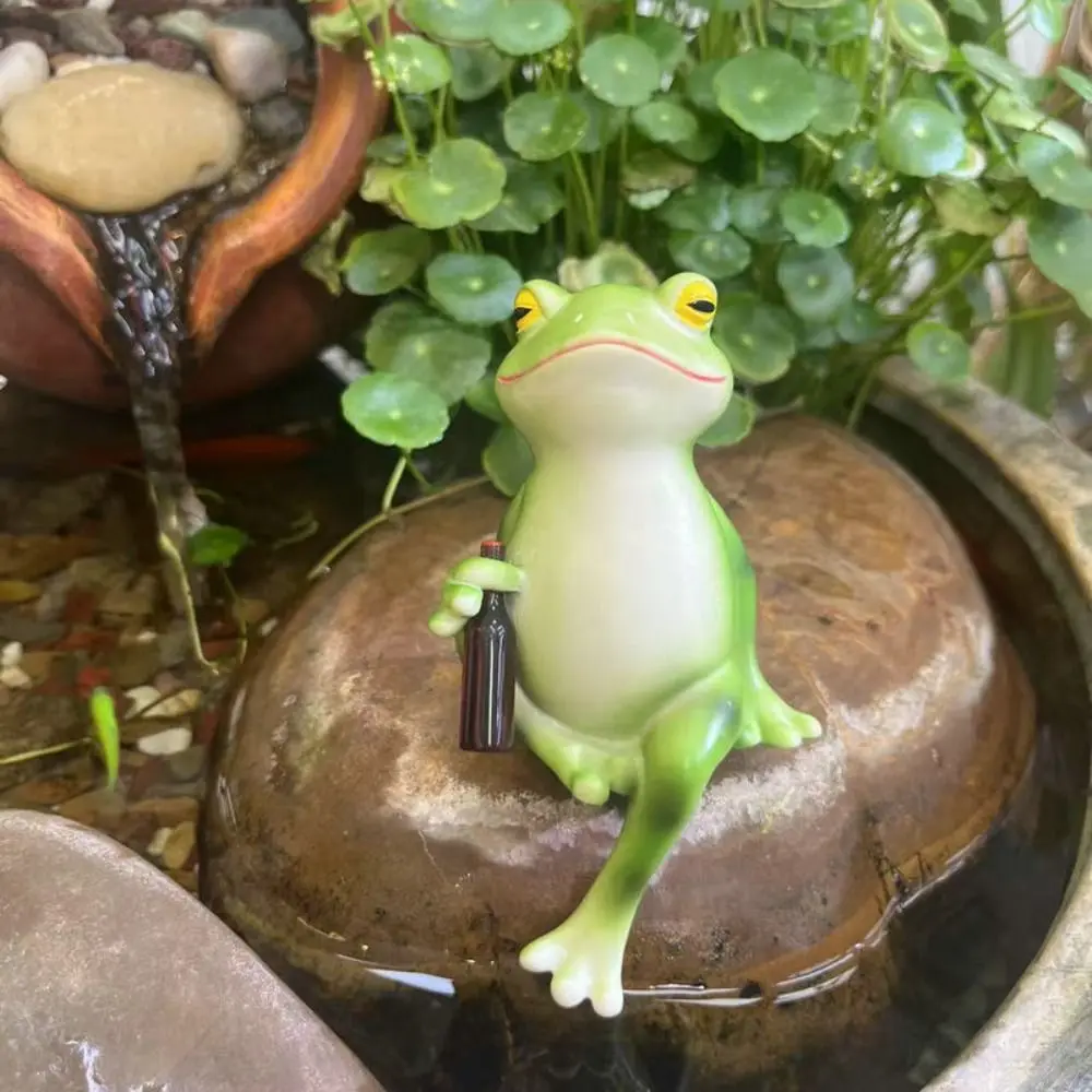 

Desktop Ornament Resin Frog Figurine Cartoon Cute Garden Frog Statue Realistic Frog Ornament Decor Yard Lawn