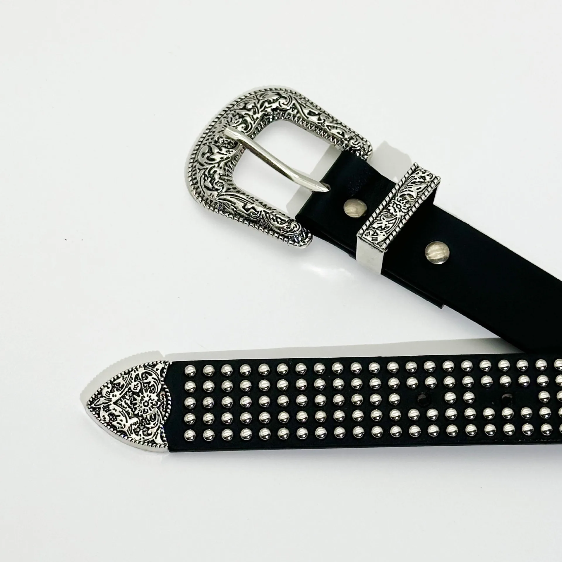 حزام ريترو متعدد الاستخدامات للنساء مع حزام جينز مزخرف عصري وإبزيم دبوس منحوت للحزام الخارجي النسائي