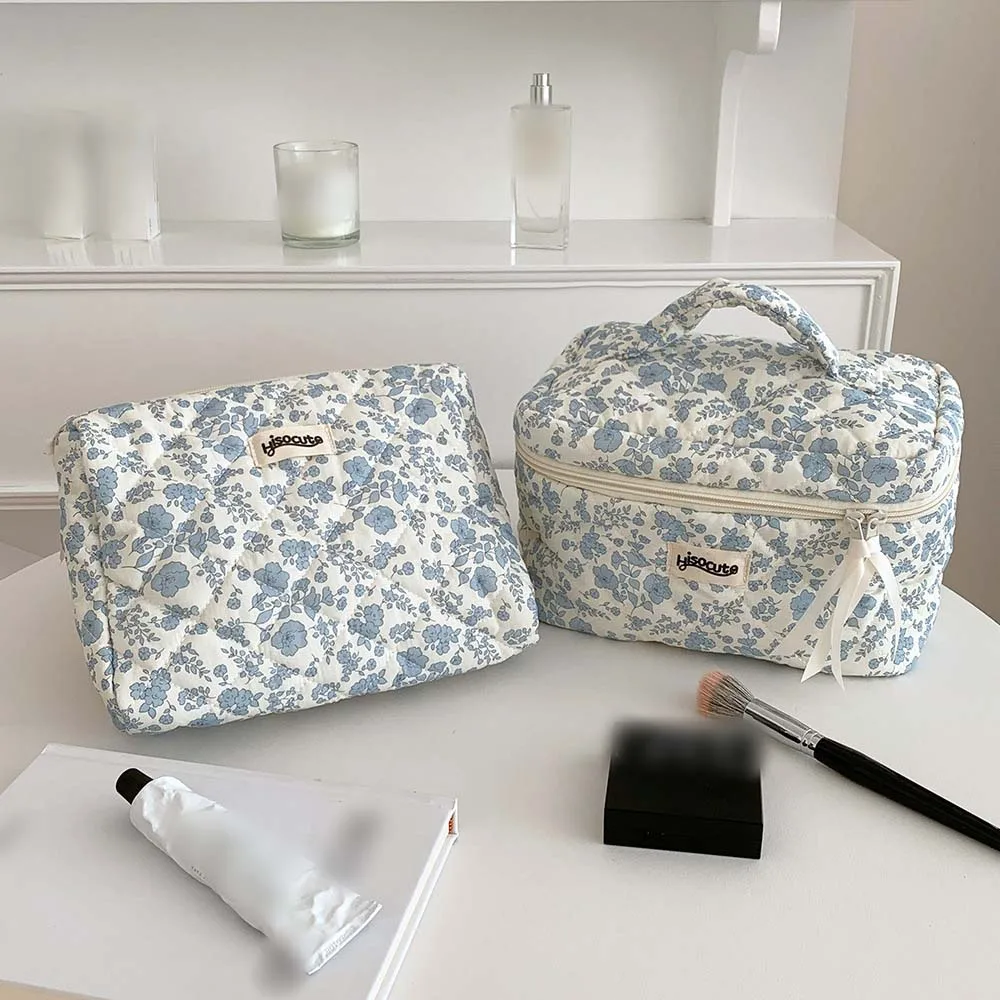 Travel Organizer Flower Cosmetic Bag Wash Pouch Large Capacity Makeup Purse Change Storage Blue Fragmented Flowers