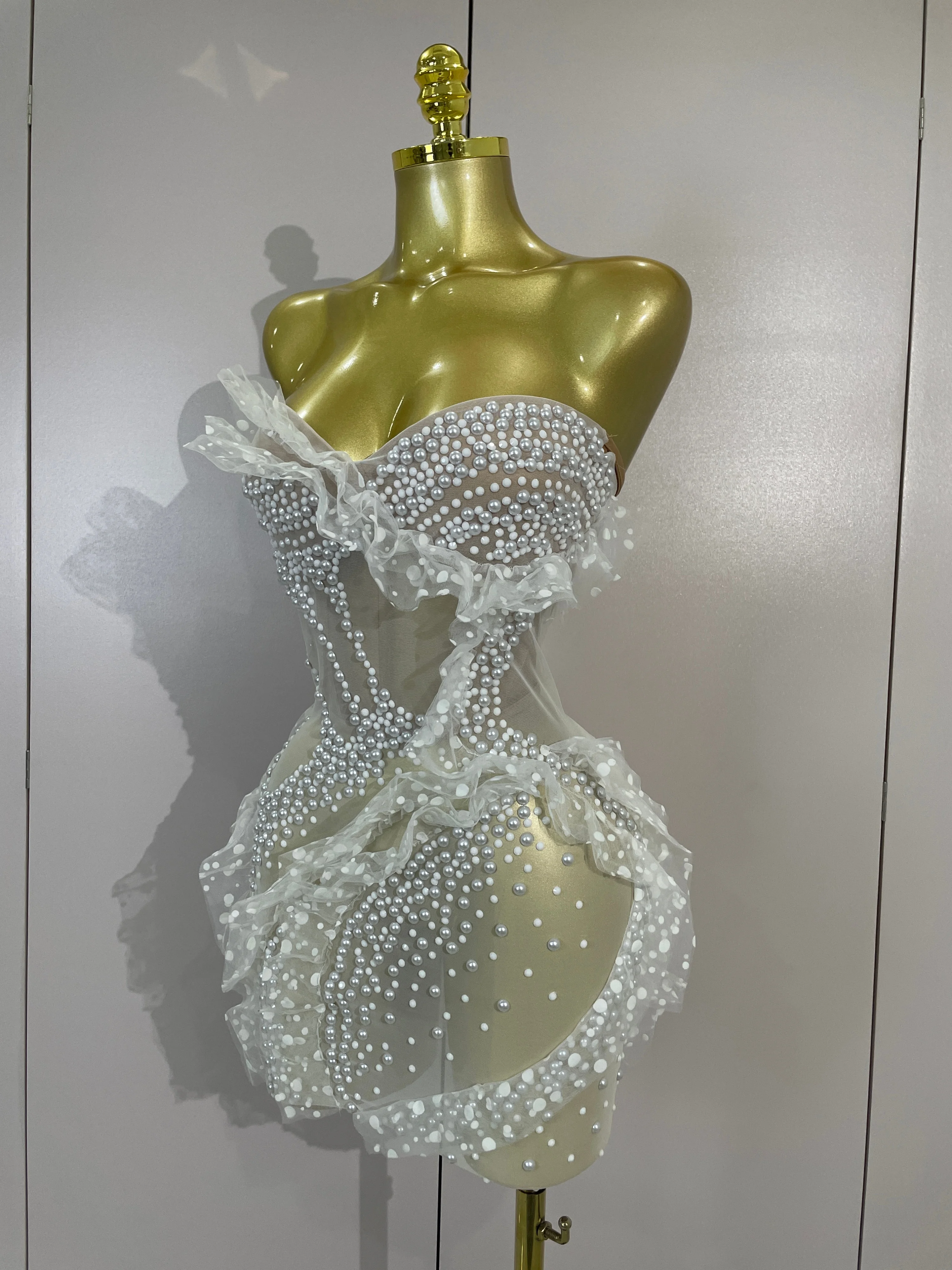 Women White Strapless Mesh Ruffled See Through Mini Dress Sexy Pearls Rhinestone Eveing Birthday Party Nightclub Stage Costume