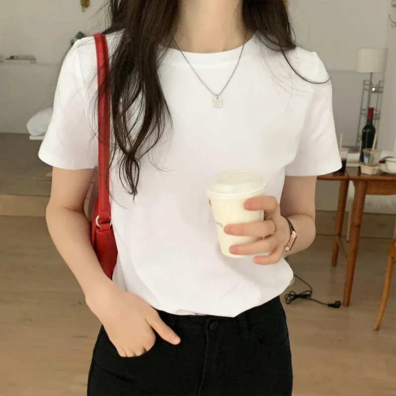 T-shirt z krótkim rękawem dla kobiet na wiosnę lato 2025 Nowy luźny i wszechstronny T-shirt z okrągłym dekoltem Mała koszula i futro Top