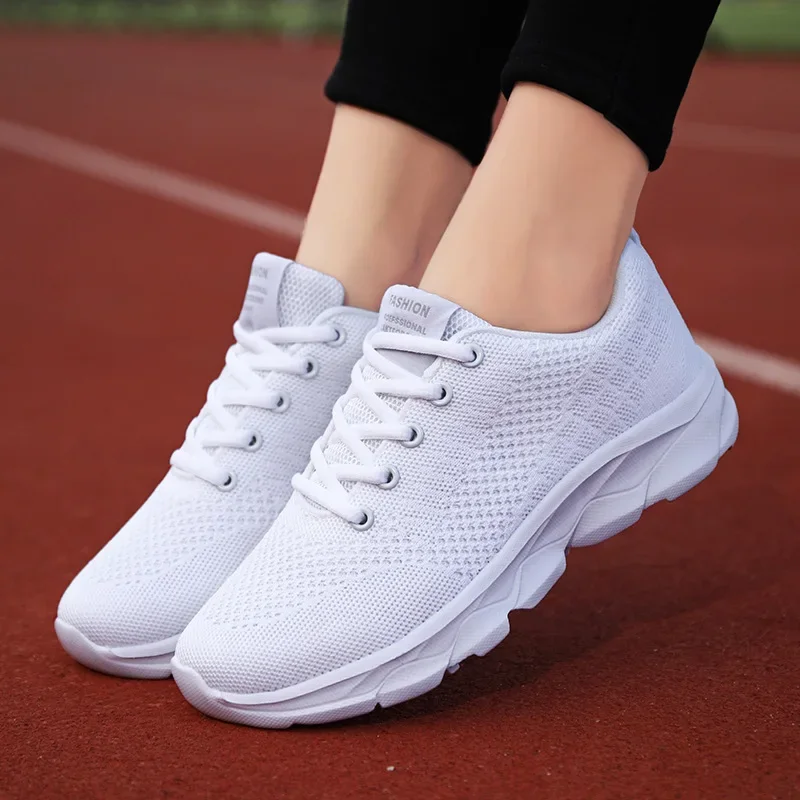 Women's Spring Mesh Shoes 2025 New Lightweight Soft-soled Sports Shoes Women's Flat-heel Non-slip Casual All-match Running Shoes