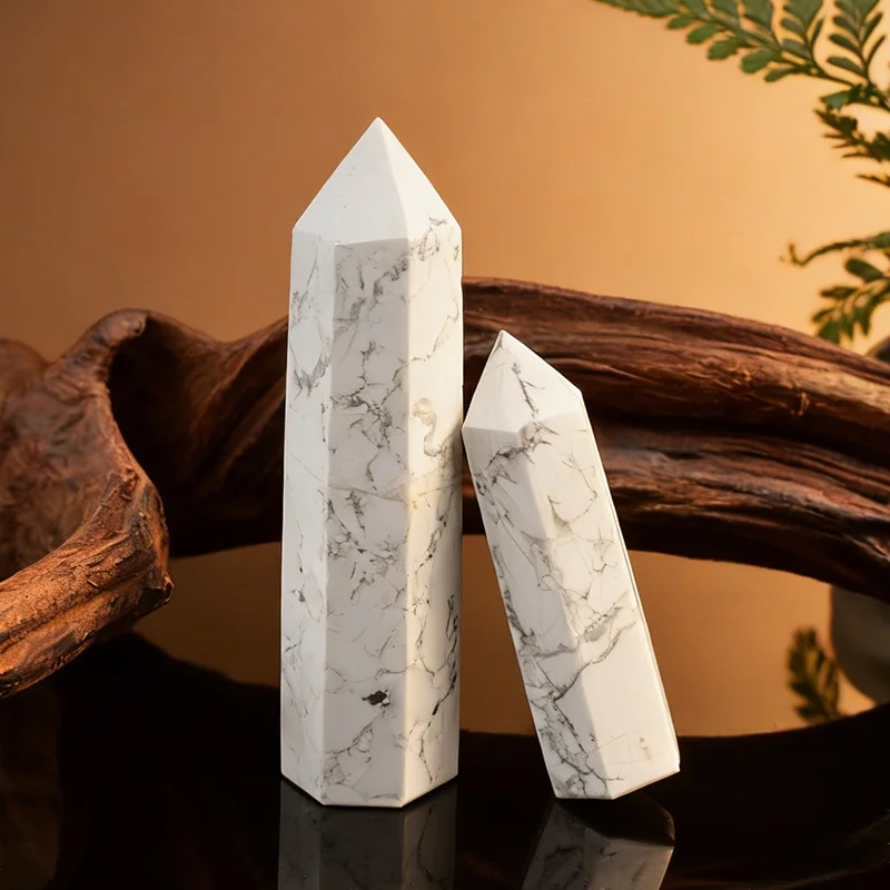 Natürlicher Weißer Türkis Kristallspitze Heilender Obelisk Quarzstab Wunderschönes Ornament für Heimdekoration Pyramiden-Souvenir