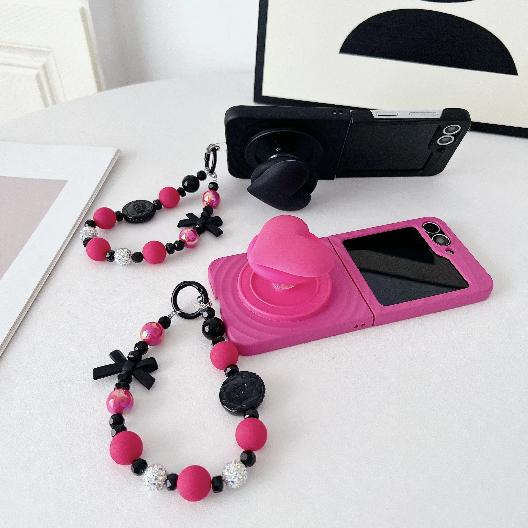 

Coque De Téléphone De Luxe Mode Coréenne Ins Rose Rouge 3D Amour Coeur Pour Samsung Galaxy ZFlip7 Couverture Avec Bracelet Funda