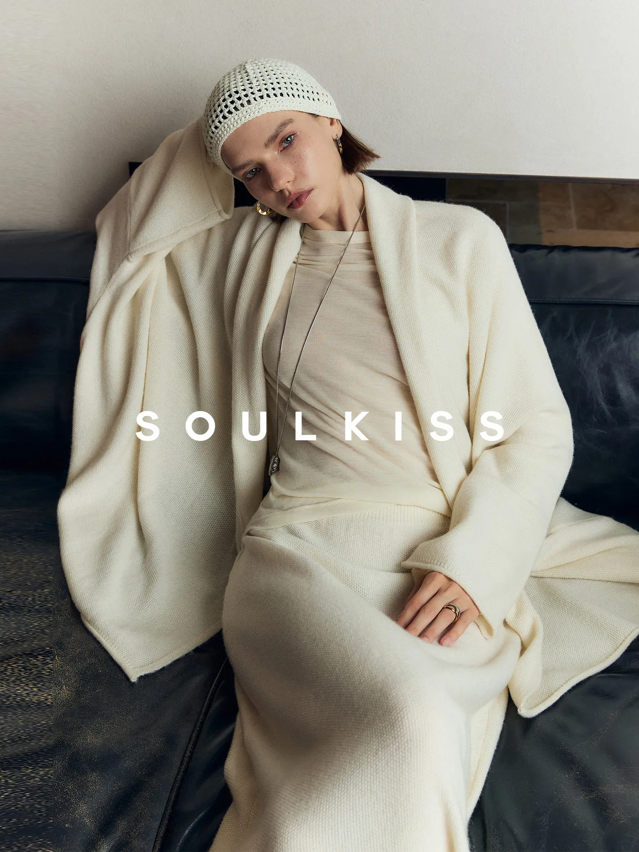 

Soulkiss Lazy Person B Row mat Row Knitted Camere Wool Scarf Four-Piece Set Casual Sle round Ne Long Sve Knit...