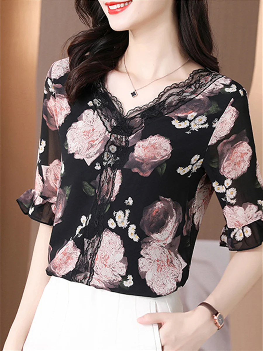 4XL Loose Women Spring Summer Blouses Shirts Lady Fashion Casual short Sleeve V-Neck Collar Lace Flower Blusas Tops CT0400