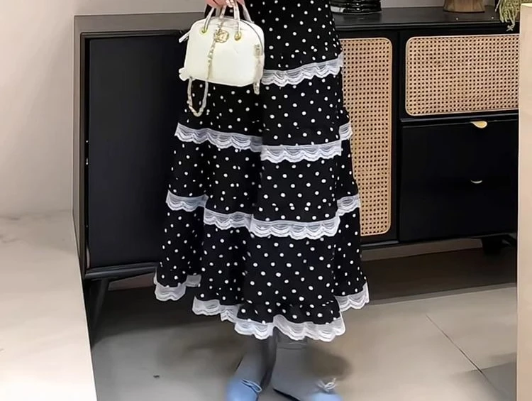 Design Sense Niche Rüschenrand Patchwork Polka Dot Rock für Frauen 2025, neuer kleiner Kuchenrock