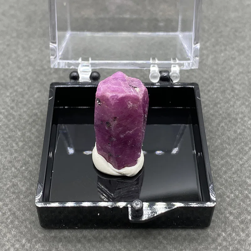 Best! 100% natural Myanmar Fluorescent Ruby rough mineral stones and crystals healing crystals quartz gemstones +Box 35mm