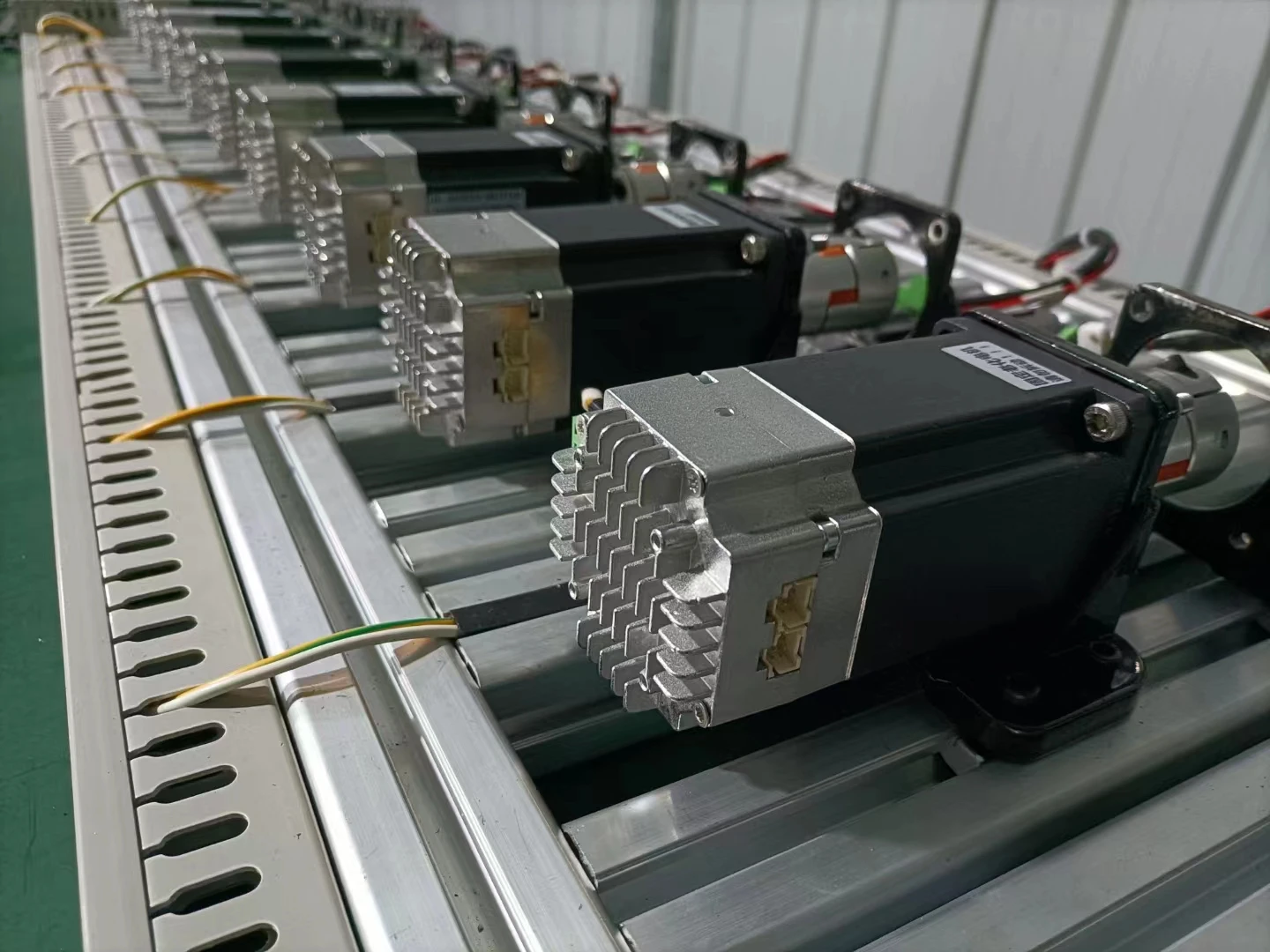 2025 시헹 공장 네마24 60mm 400W 캔오픈 1.27nm 400W 220V 48VDC 서보 모터 하이브리드 CE 태양광 꽃바구니 기계