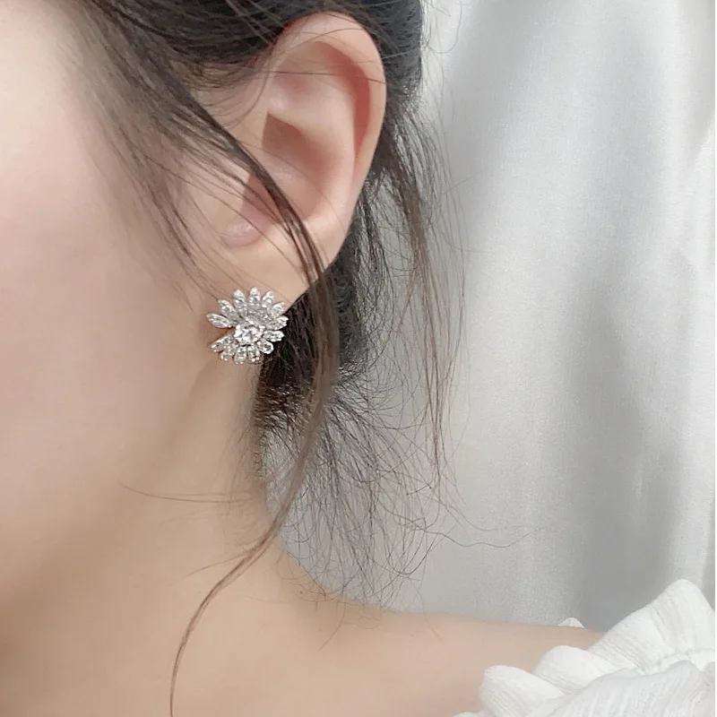 أقراط S925 من الفضة الإسترليني 1CT D اللون مويسانيتي ديزي للنساء، هدية مجوهرات رائعة. #4