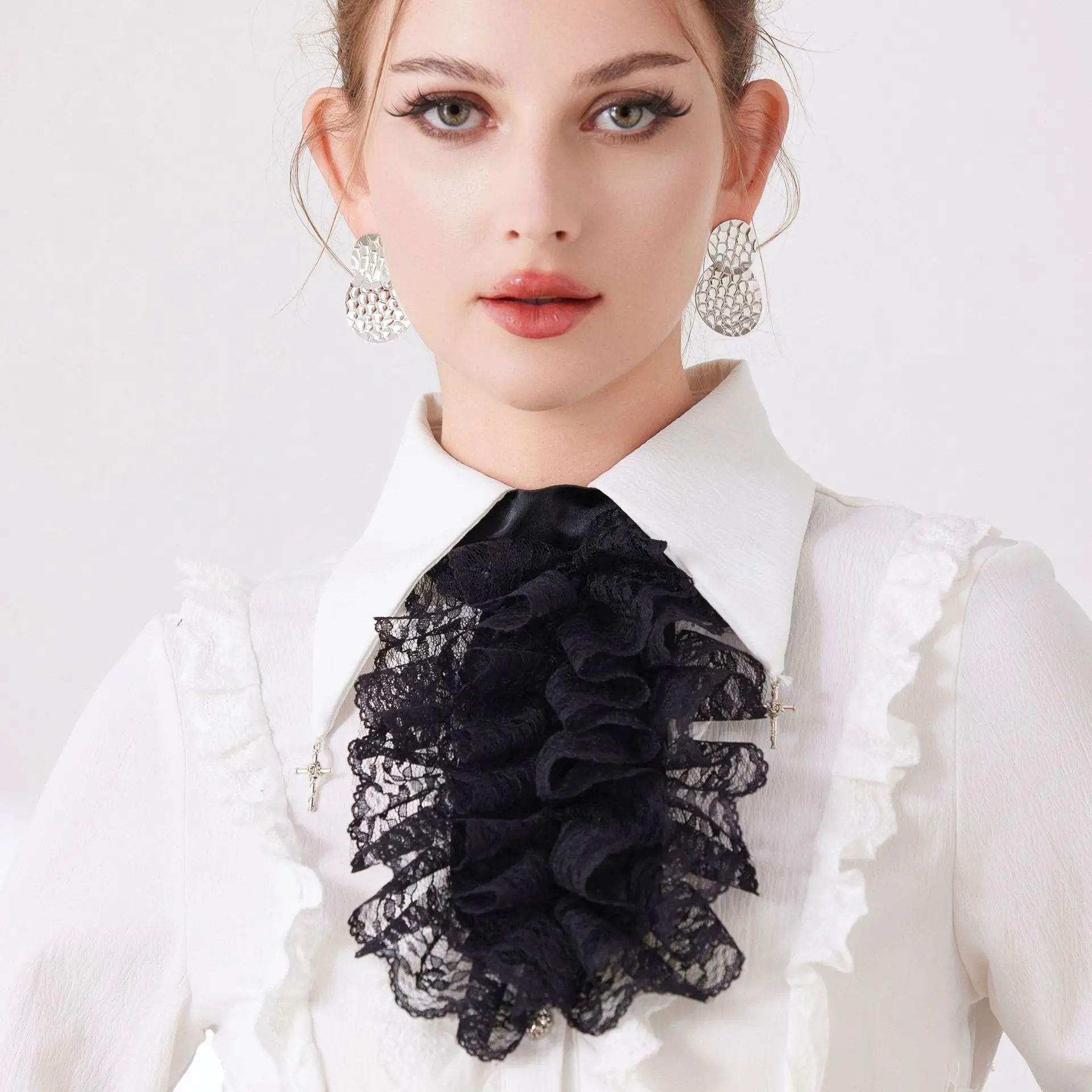 

New Product Pleated Black and White Lace Collar Simple Solid Color Elegant Temperament Palace Aristocratic Collar Flower