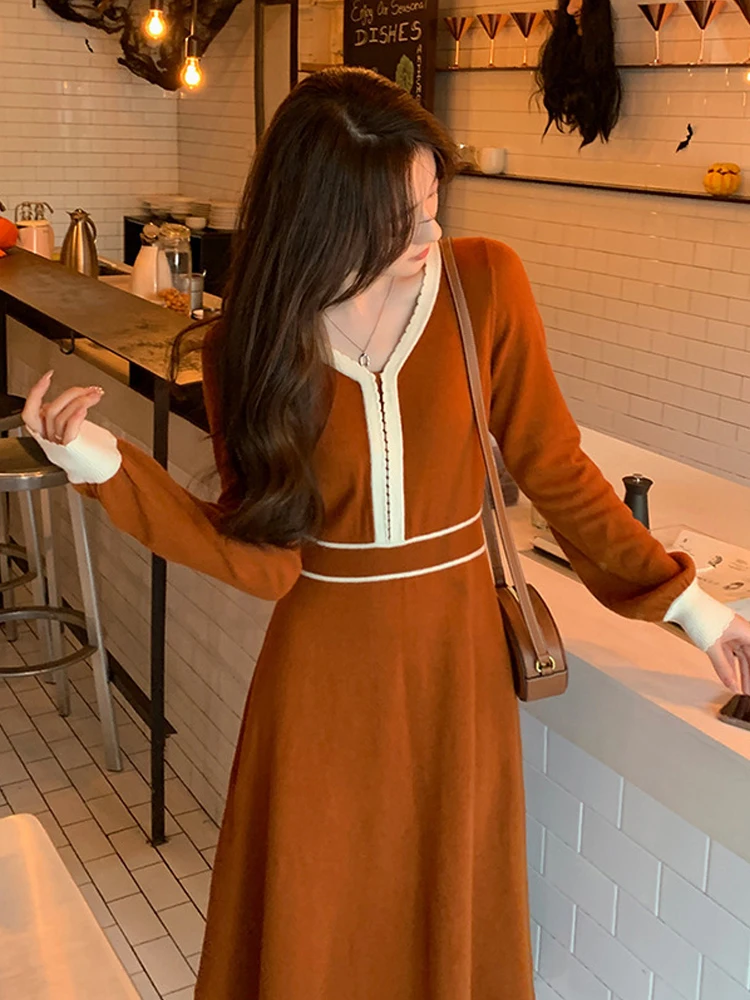 

2022 autumn winter high-waist Korean style contrast color v-neck retro fashion a-line dress knitted long sleeve clothing