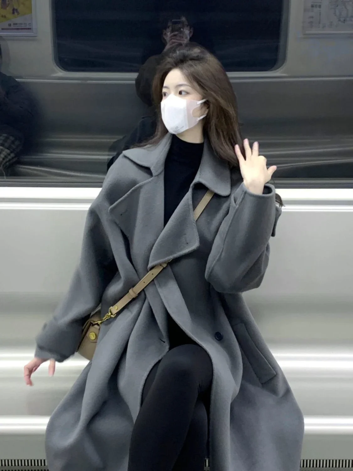 

Серое шерстяное пальто для женщин 2024, осень-зима, роскошная высококачественная шерстяная куртка с отложным воротником и длинными рукавами, пальто